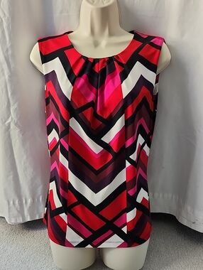 Calvin Klein Chevron Print Sleeveless Camisole in Red, Pink & Black